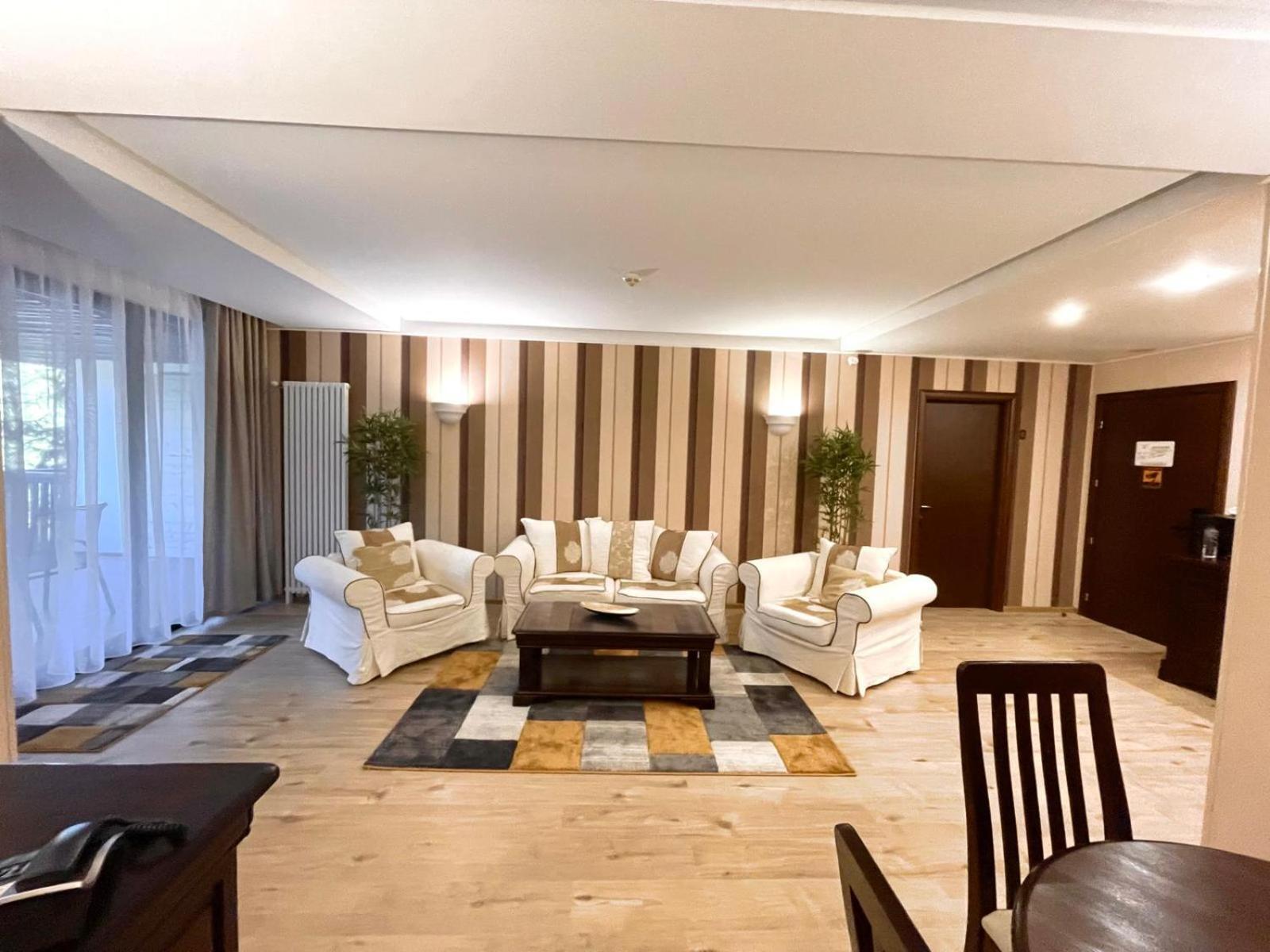 Alpin Aparthotel 2302 Brassópojána Kültér fotó