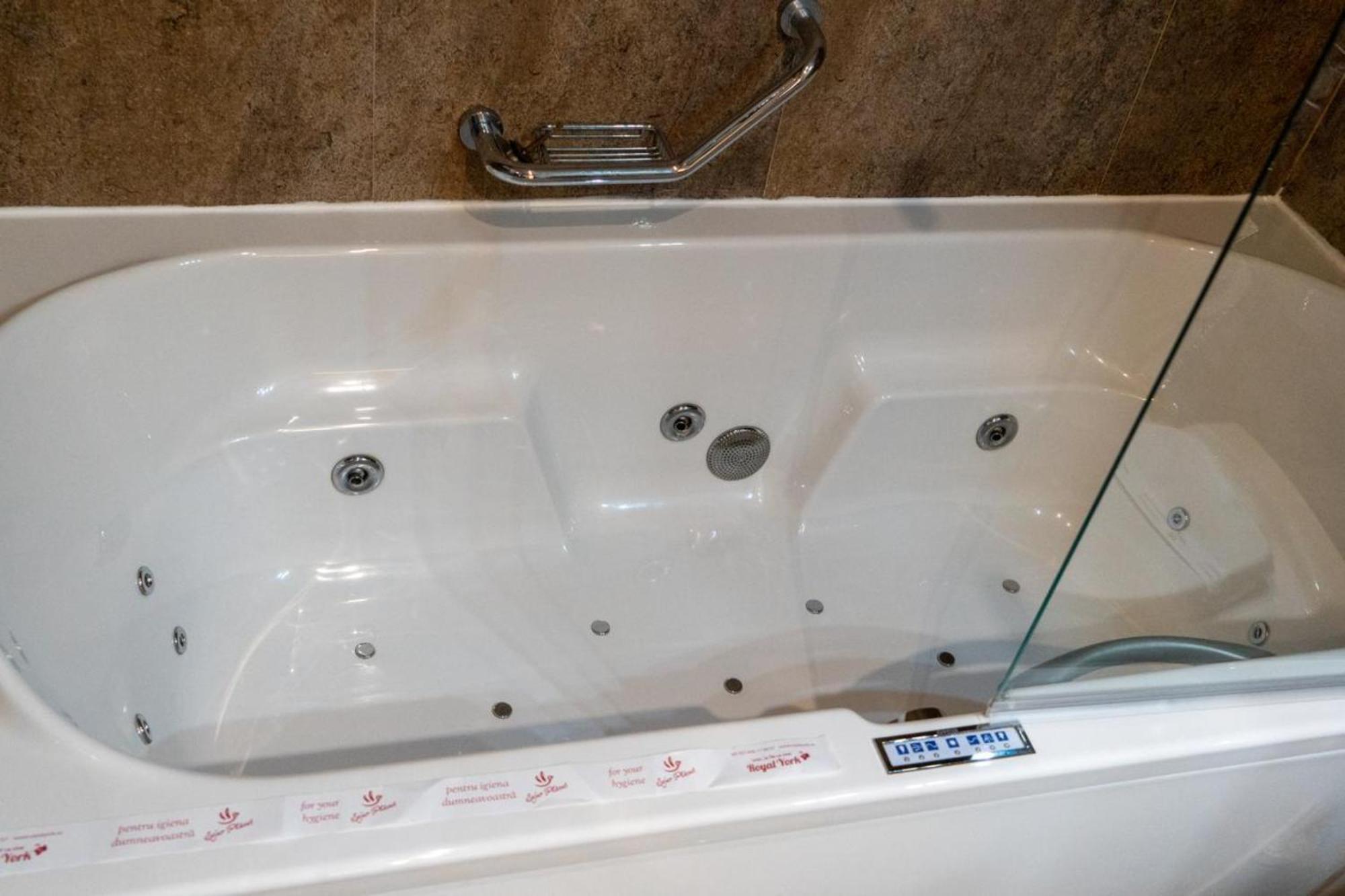 Alpin Aparthotel 2302 Brassópojána Kültér fotó